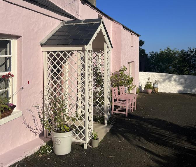 Whitehead The Pink Cottage Upstairs Suite & Garden Summer Room מראה חיצוני תמונה
