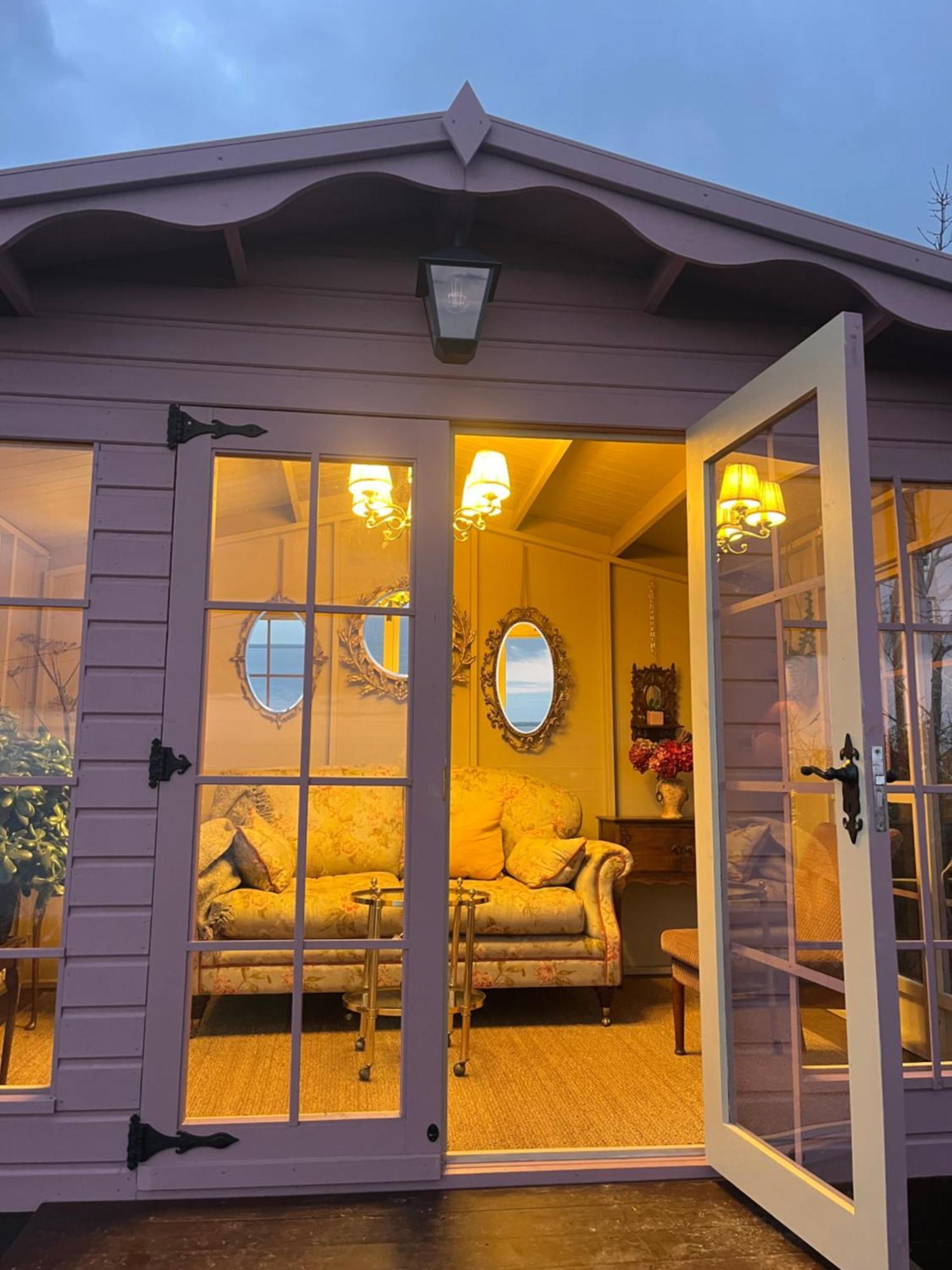 Whitehead The Pink Cottage Upstairs Suite & Garden Summer Room מראה חיצוני תמונה