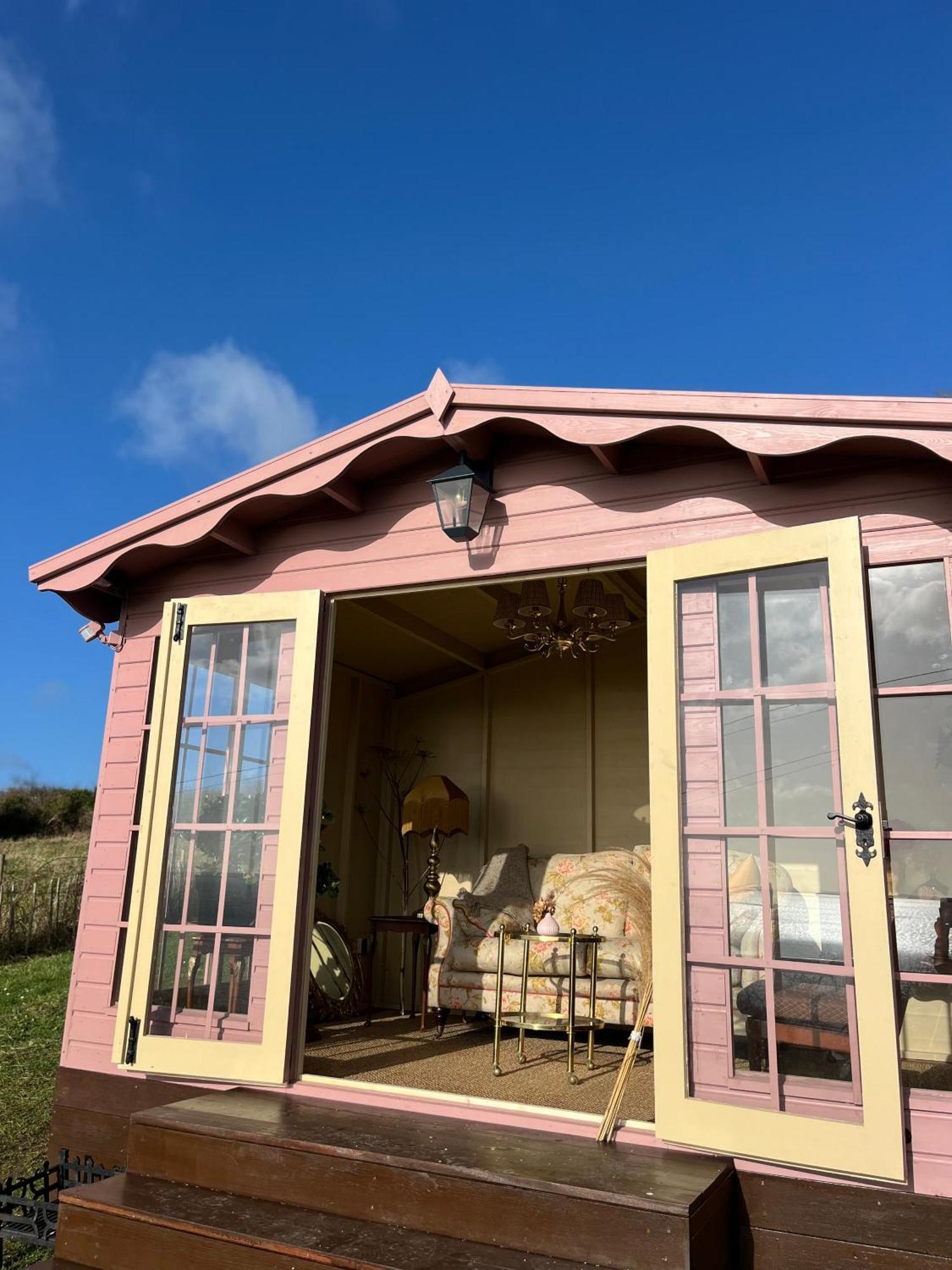 Whitehead The Pink Cottage Upstairs Suite & Garden Summer Room מראה חיצוני תמונה