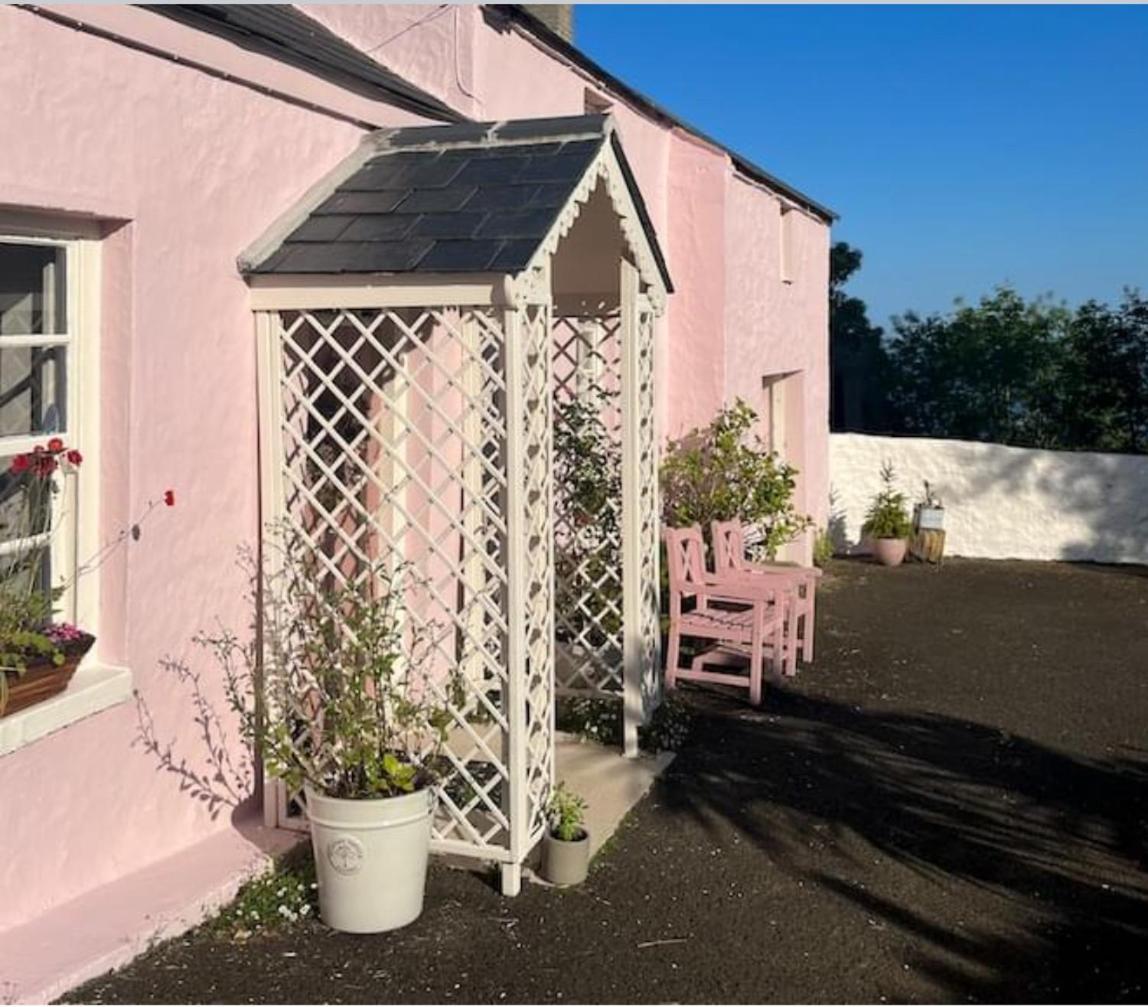 Whitehead The Pink Cottage Upstairs Suite & Garden Summer Room מראה חיצוני תמונה
